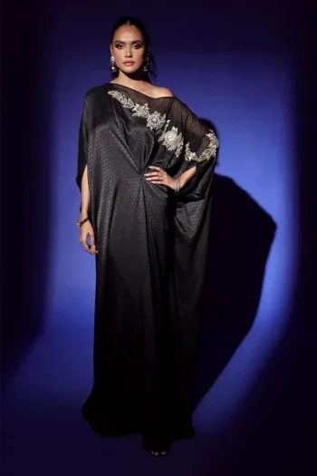 Raven Drape (1Pc)